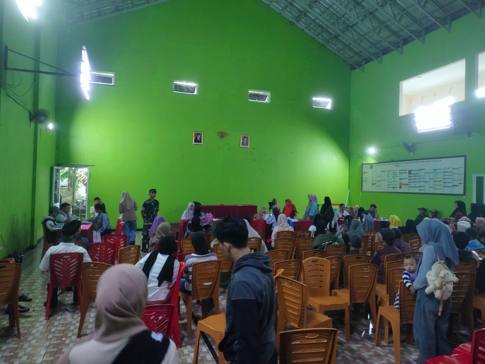 Babinsa Sukanagalih Kawal Ketat Penyaluran BLT Kesra 2025, Jamin Tepat Sasaran