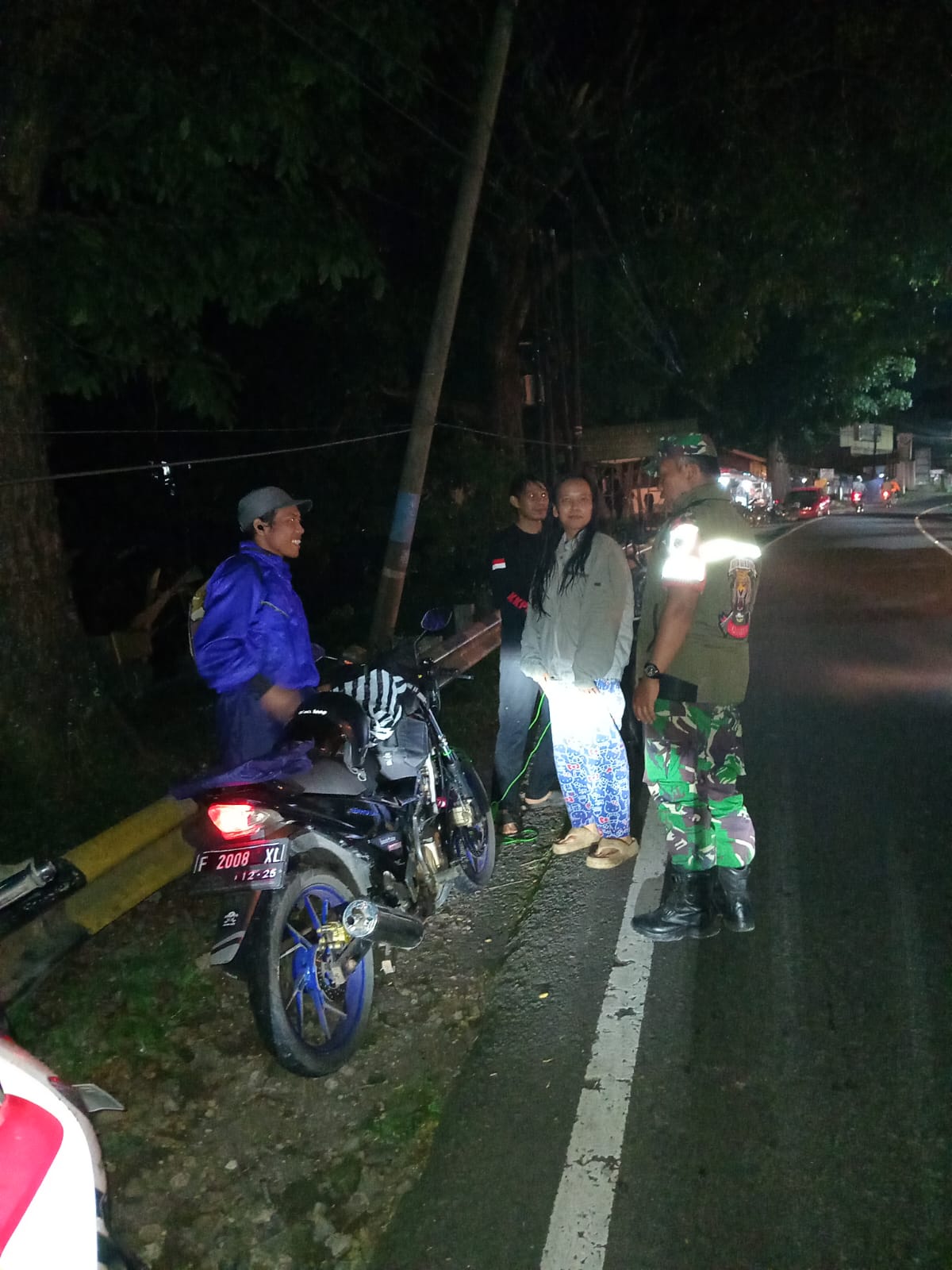 Koramil Cugenang Pimpin Patroli Komduk, Jamin Keamanan Malam Hari