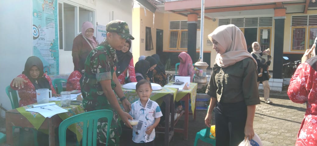 Babinsa Bojongpicung Kawal Kesehatan Balita di Posyandu Garuda