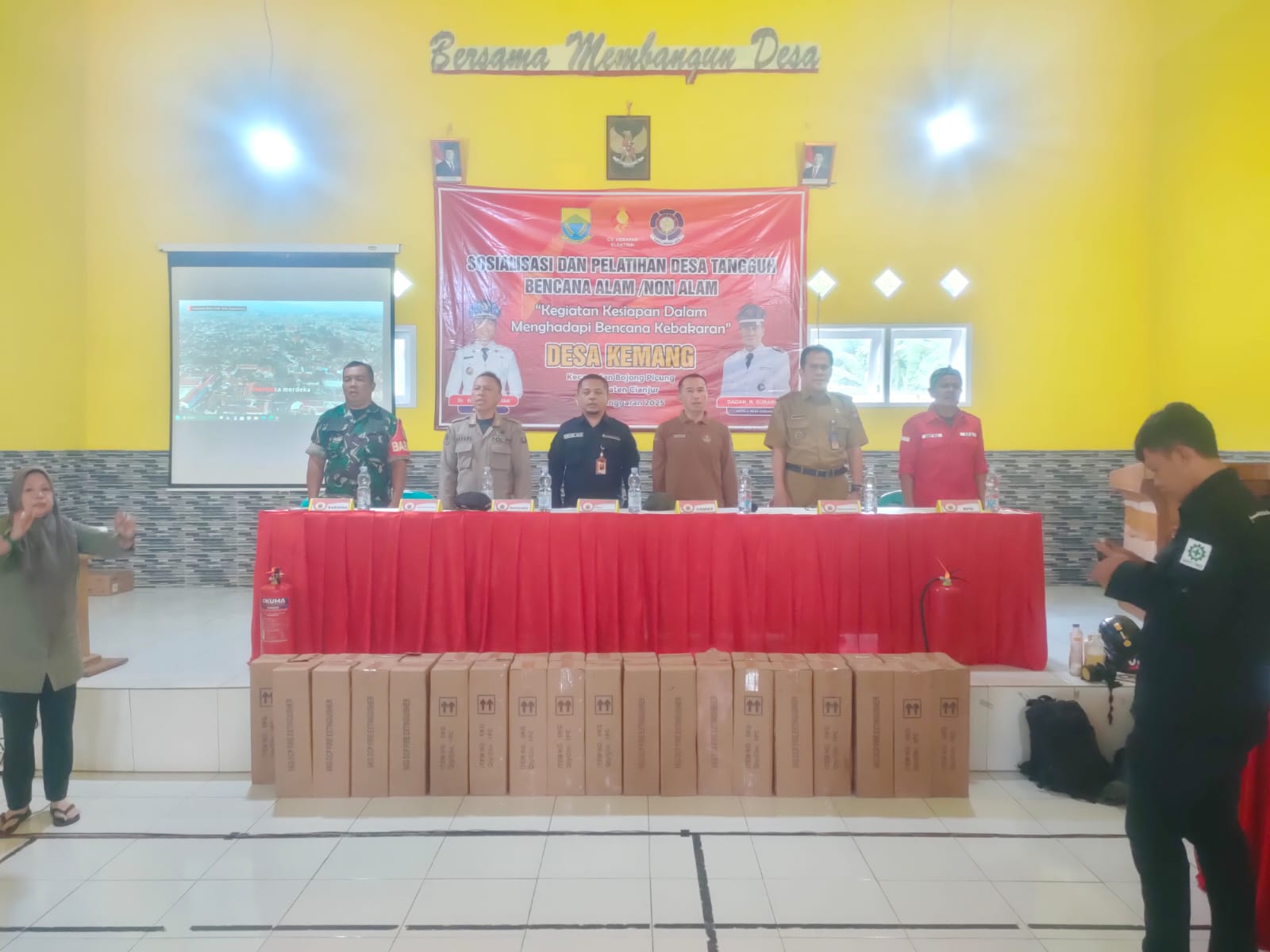 Babinsa Kemang Kawal Pelatihan Desa Tangguh, Perkuat Kesiapsiagaan Masyarakat
