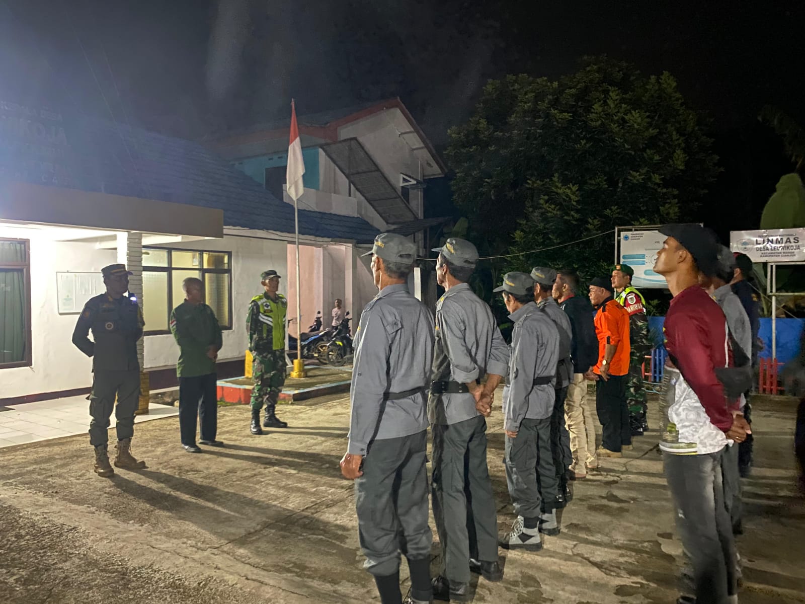 Antisipasi Geng Motor dan Tawuran, Koramil 0808/Mande Gelar Patroli Gabungan Sisir Desa Leuwikoja