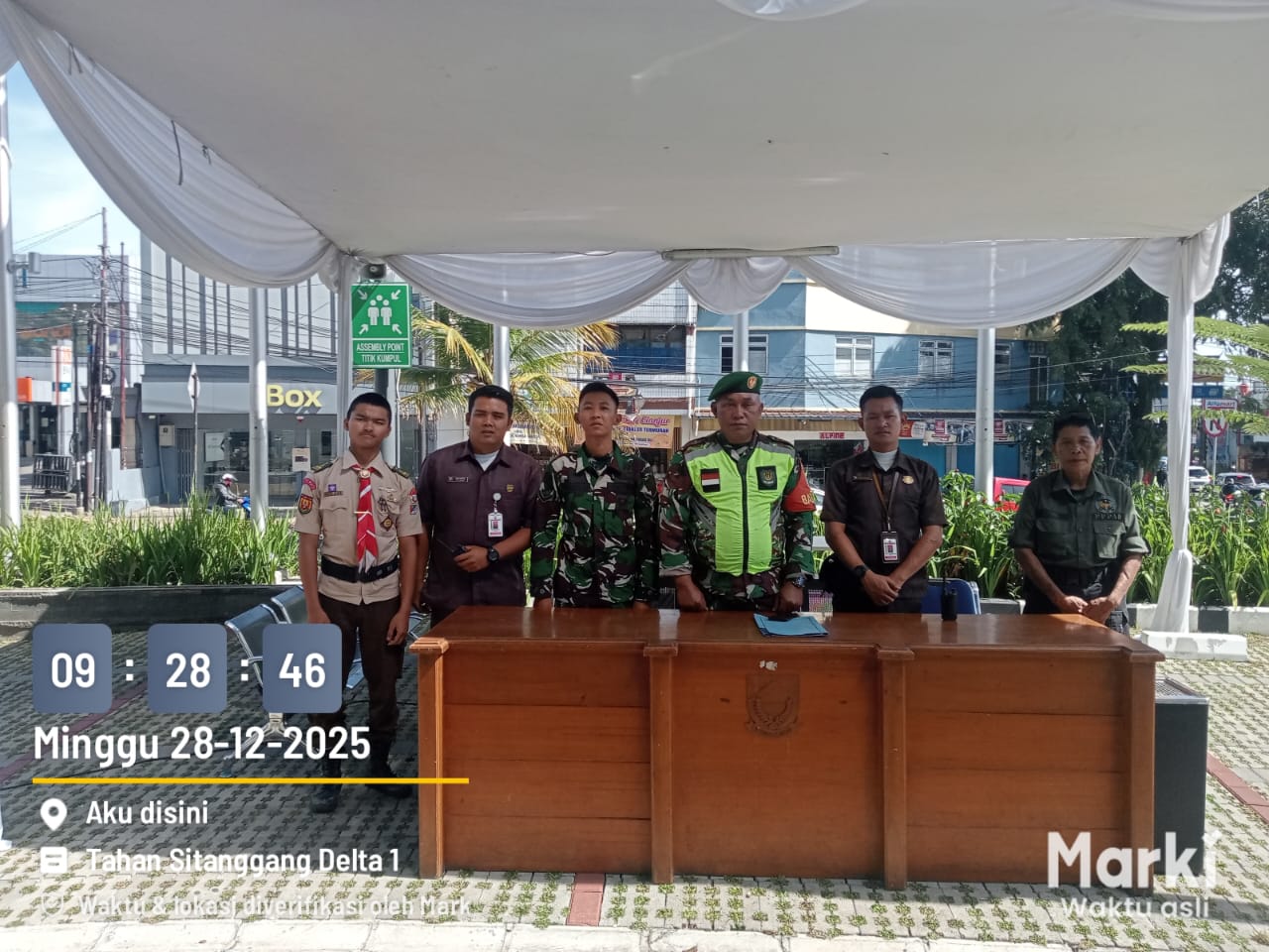 Pastikan Kondusivitas Wilayah, Pelda Panca Pimpin Pengamanan Nataru di Titik Strategis Tugu Tauco