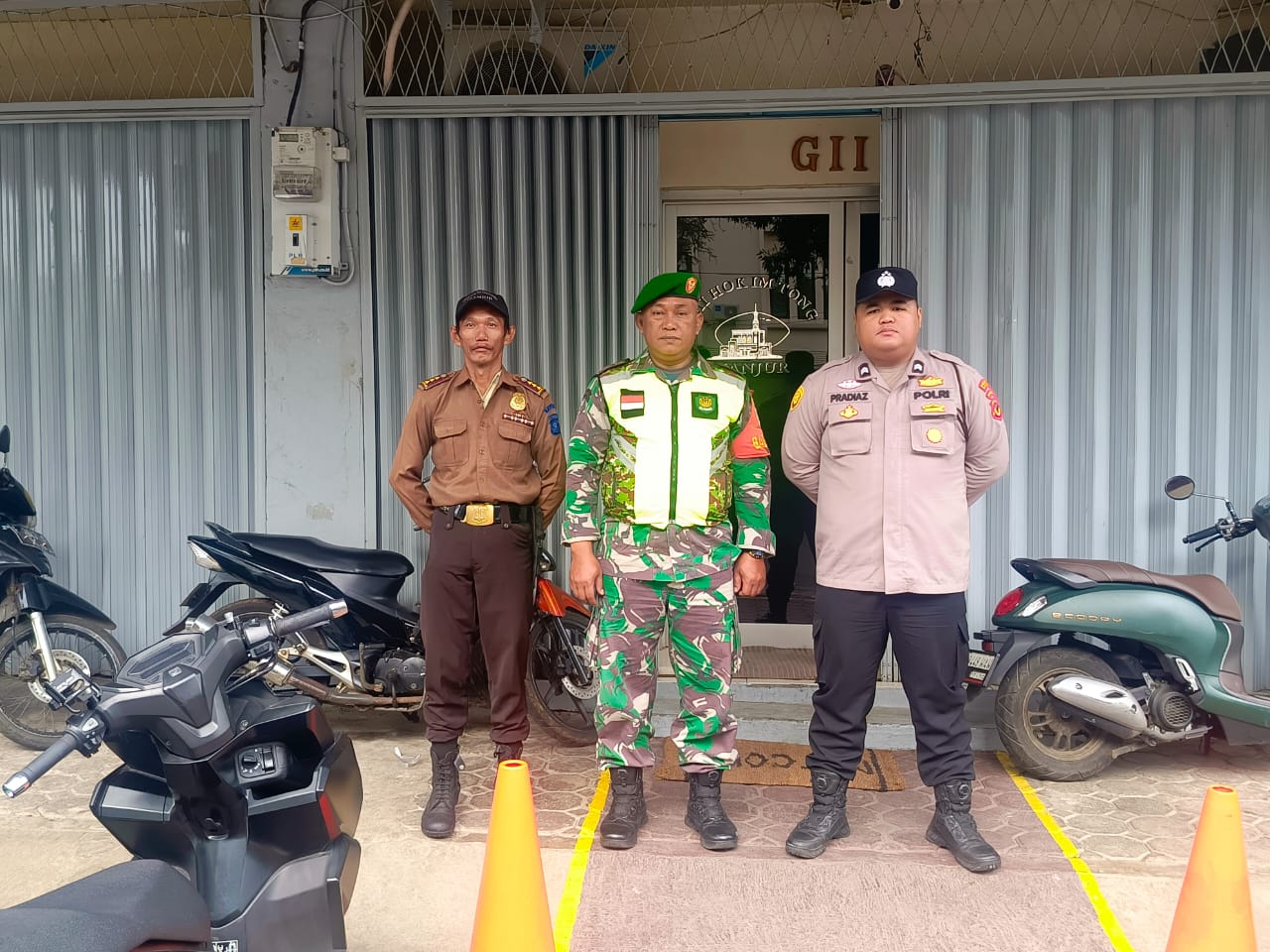 Awali Tahun 2026 dengan Aman, Pelda Panca Pantau Ibadah di Gereja GII Hok Im Tong Cianjur