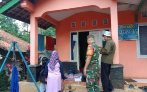 Babinsa Desa Kertamukti Monitoring Kegiatan Posyandu Guna Tekan Angka Stunting