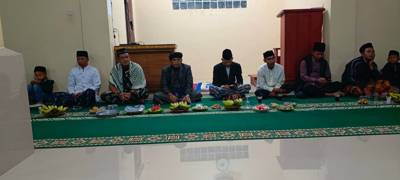 Peringatan Isra Miraj di Masjid Nurul Mu’minin, Babinsa Wangunjaya Perkuat Silaturahmi Lewat Giat Keagamaan