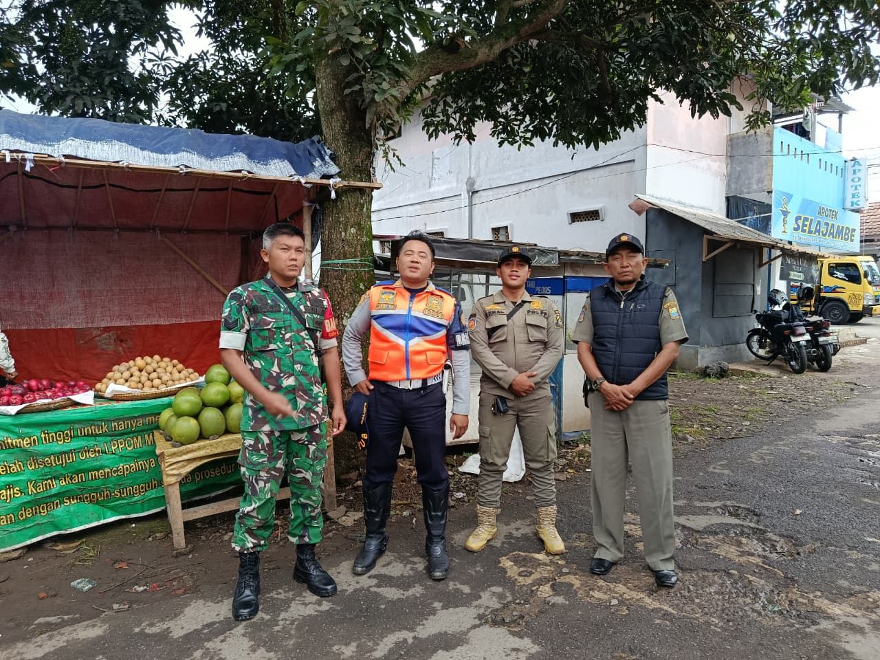 Wakil Bupati Cianjur Hadiri Haol Mama Acep di Ponpes Atohiriah, Babinsa Pastikan Keamanan Lokasi