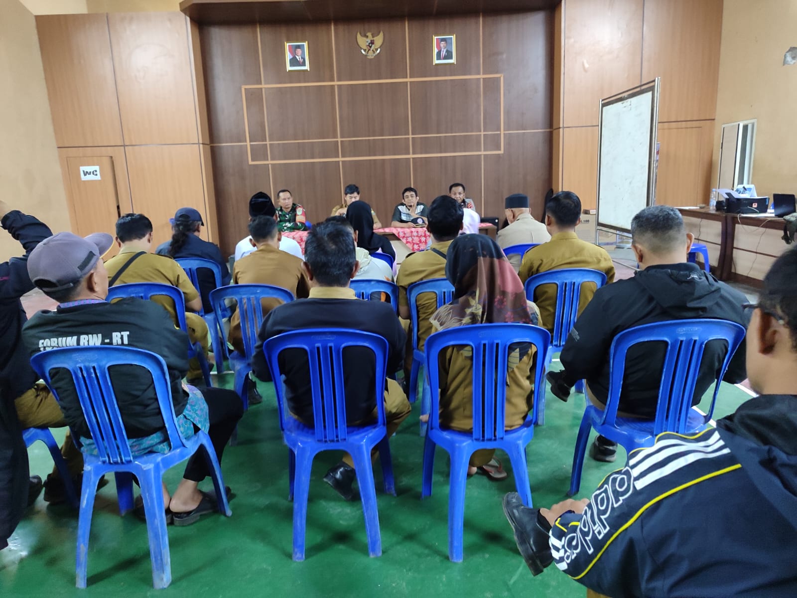 Babinsa Ciwalen Kawal Penyelarasan Kebijakan Dana Desa TA 2026 Guna Optimalkan Pembangunan Desa