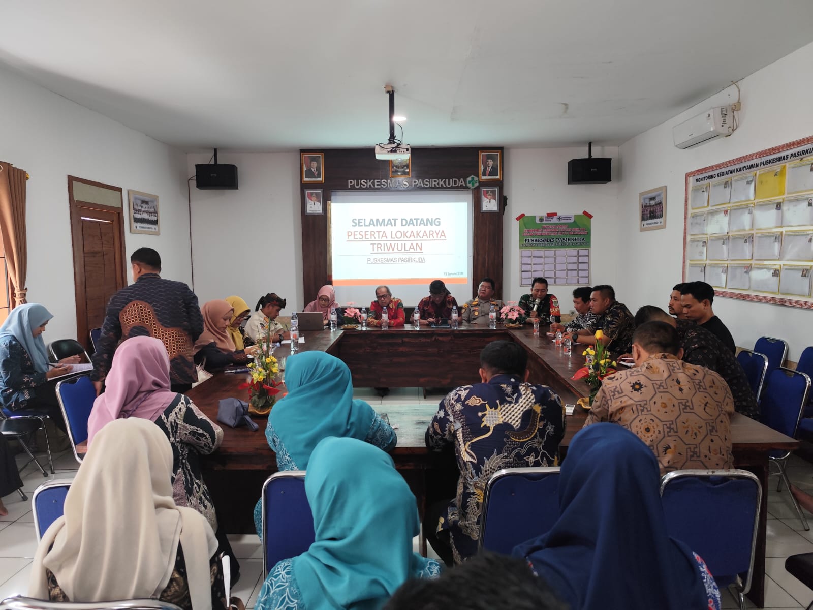 Sinergi Lintas Sektor, Babinsa Pasirkuda Hadiri Lokmin Triwulan Puskesmas untuk Evaluasi Kesehatan Masyarakat