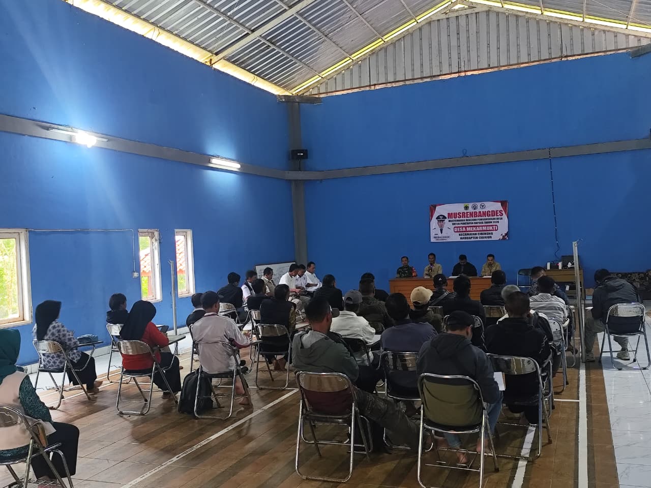 Kawal Transparansi Anggaran, Babinsa Mekarmukti Hadiri Musdes Perencanaan Tahun 2026