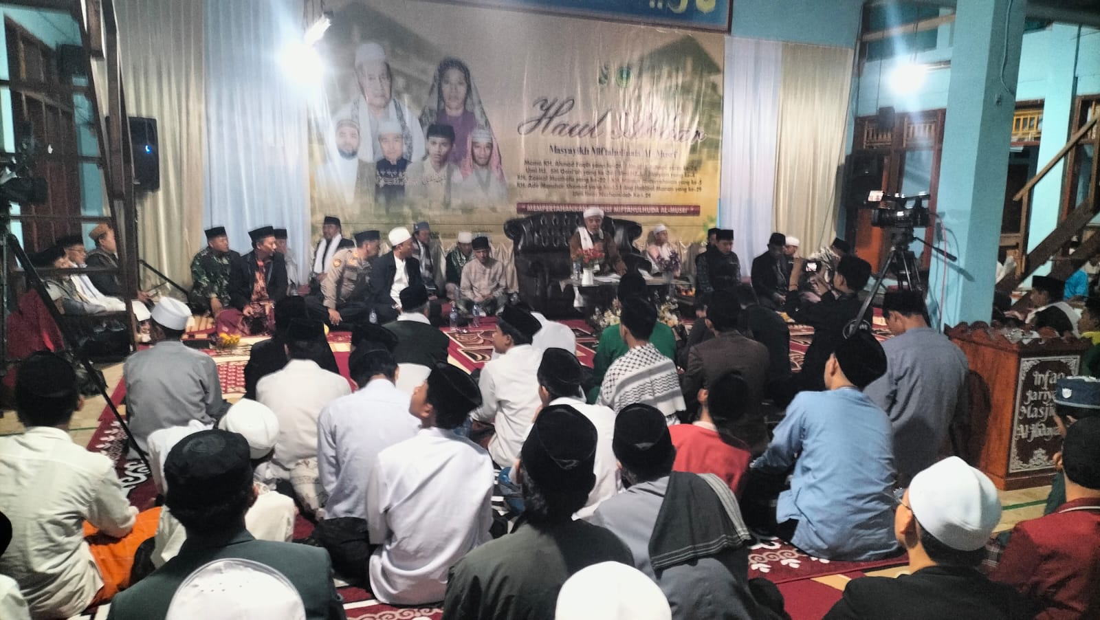 Kekhidmatan Puncak Haul ke-26 Mama KH Ahmad Faqih di Ponpes Almusri Ciranjang