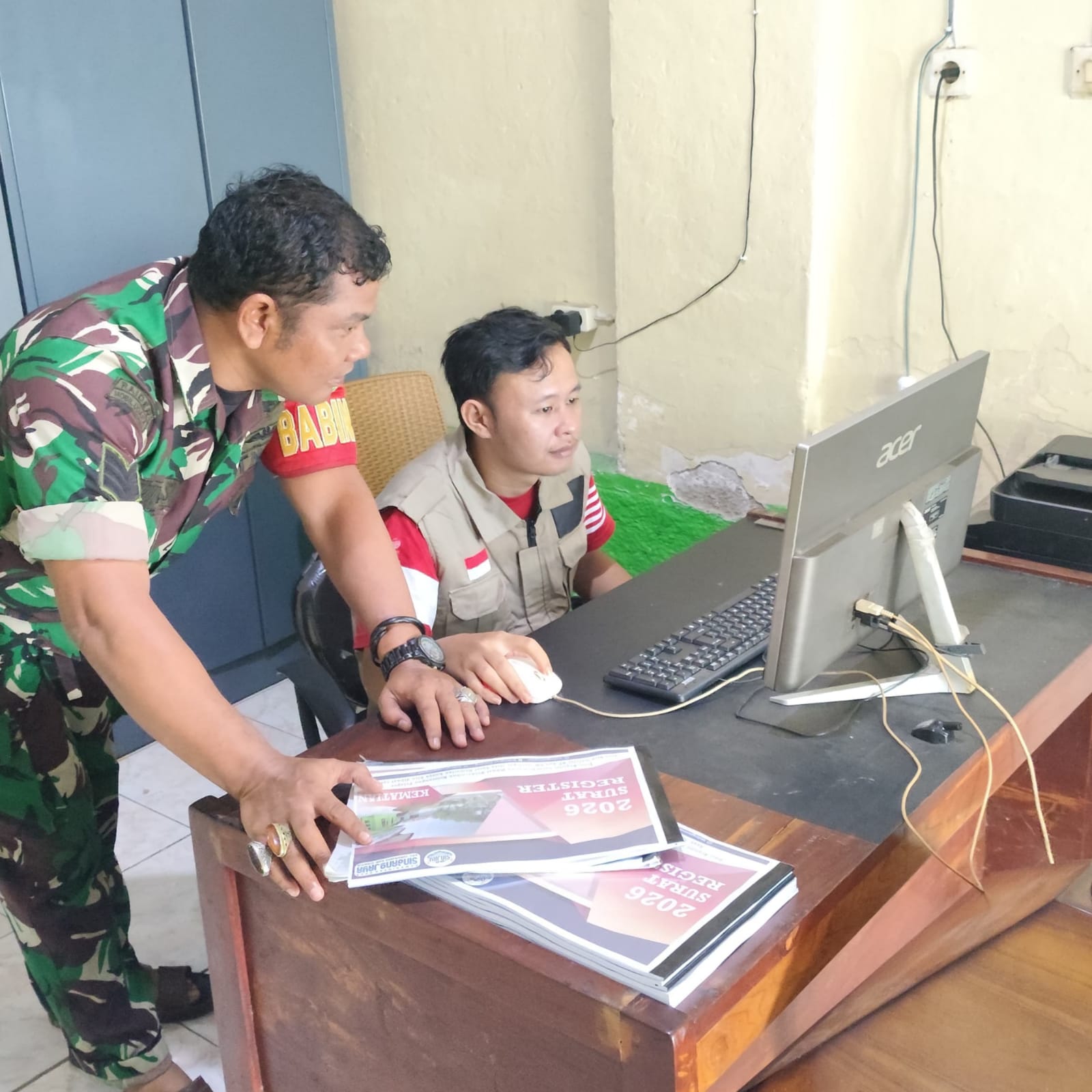 Sinergi Tanpa Batas, Babinsa Sindang Jaya Laksanakan Pemutakhiran Data Teritorial