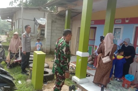Dukung Kreativitas Sejak Dini, Serka Dedi Junaedi Monitor Lomba TK Al-Hijrah di Desa Jatisari