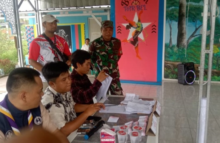 Kawal Demokrasi Tingkat Desa, Serma Herman S. Monitoring Pemilihan RT/RW se-Desa Haurwangi