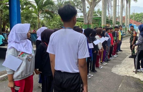 Tanamkan Kedisiplinan Sejak Dini, Serka Asep Saepudin Latih PBB Siswa SMK Nuris