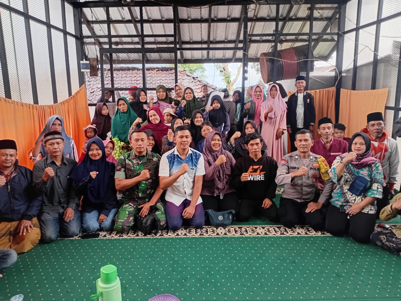 Kawal Demokrasi Tingkat Desa, Babinsa Pelda Endang Diman Pantau Pemilihan RT Serentak di Mangunkerta