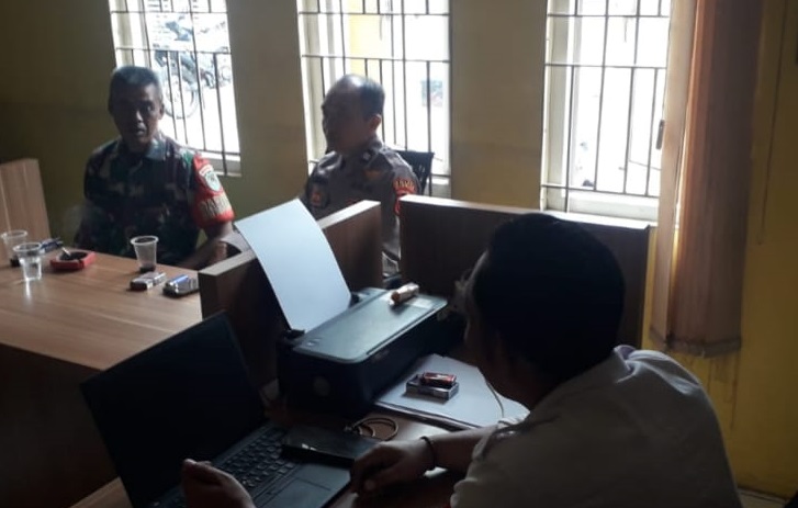 Perkuat Sinergitas di Tingkat Desa, Babinsa Serka Heri Irawan Gelar Komsos Bersama Aparatur Desa Pagelaran
