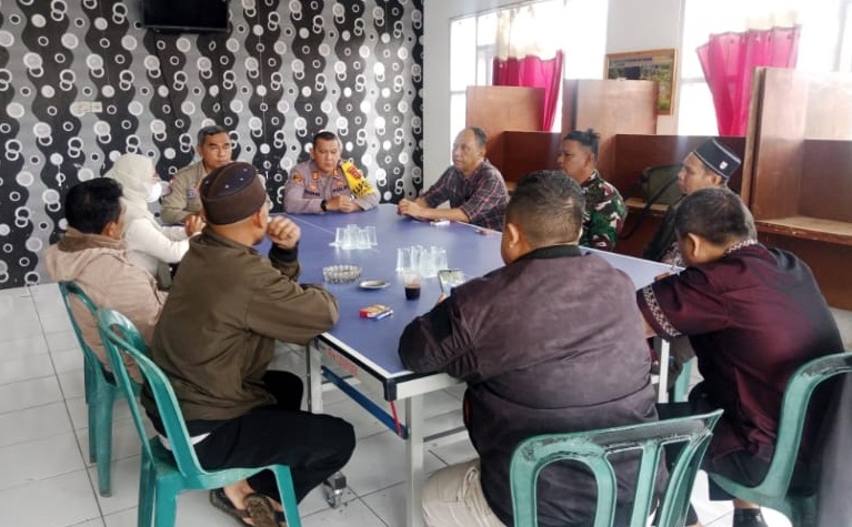 Dialog di Jantung Bungbangsari: Serda Sugiyanto Rajut Keamanan Lewat Komunikasi Sosial