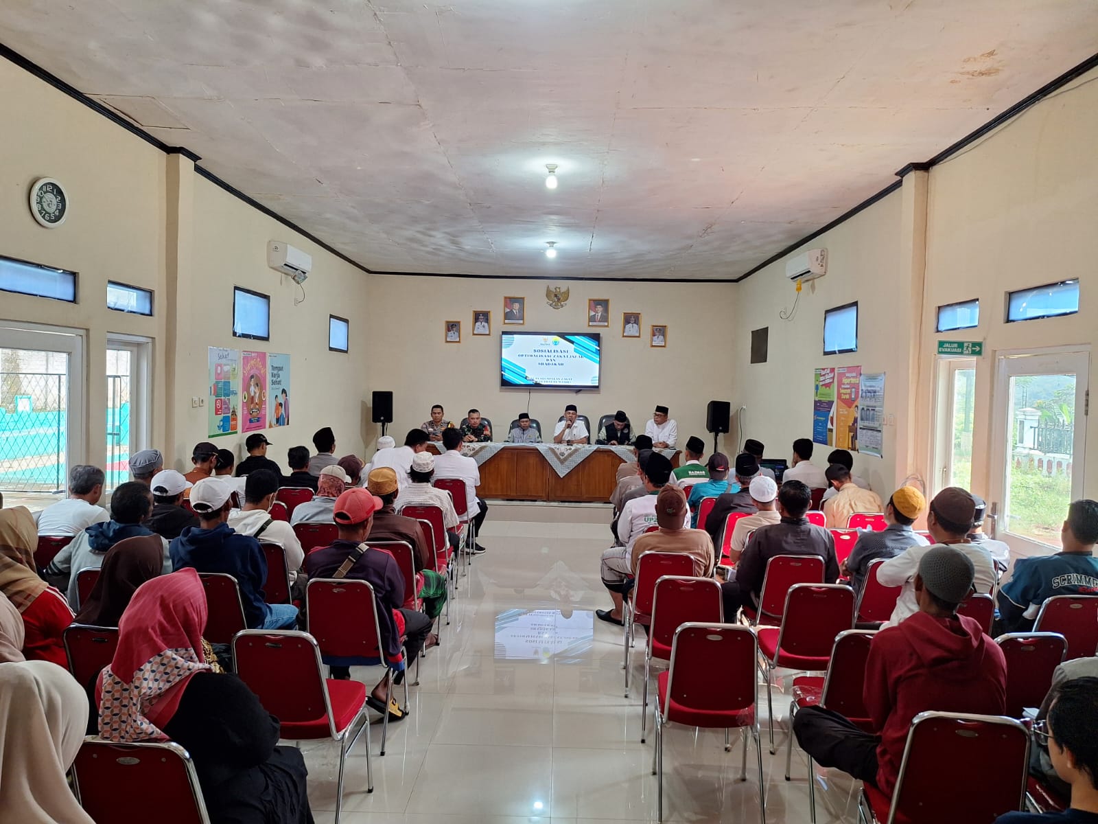 Tentu, ini adalah versi pembaruan berita dengan menyertakan testimoni langsung dari Babinsa Desa Bobojong sebagai inti dari laporan kegiatan tersebut:  Babinsa Desa Bobojong Kawal Sosialisasi Penetapan Zakat Fitrah 1447 H, Pastikan Penyaluran Tepat Sasaran
