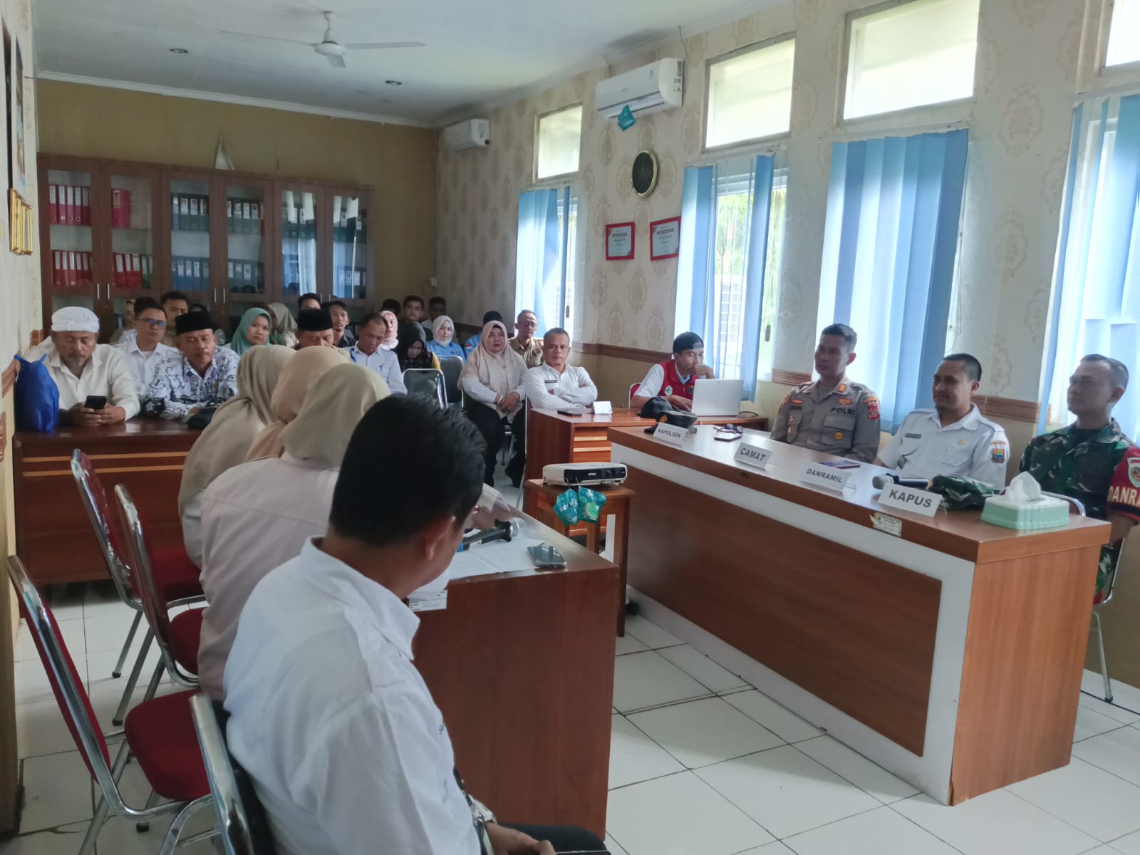 Sinergi Lintas Sektor, Danramil 0608-14/Kadupandak Kawal Program Kesehatan Masyarakat