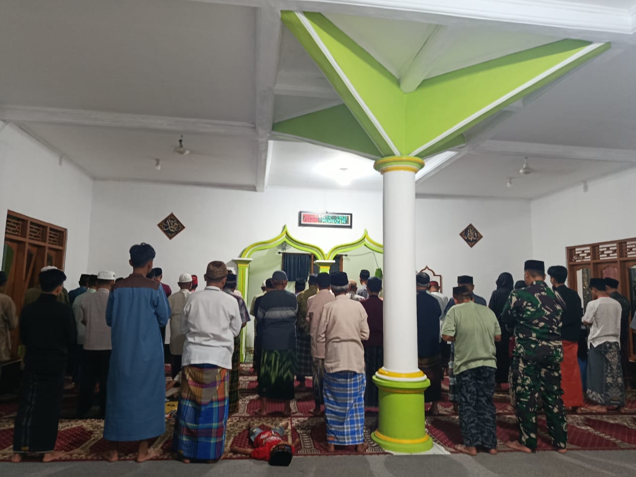 Wujudkan Kedekatan dengan Masyarakat, Sertu Hendriana Laksanakan Safari Ramadan di Desa Kertajaya
