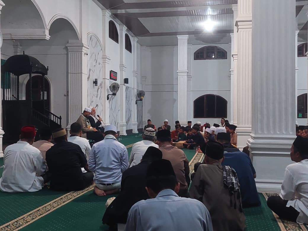 Sertu Acep Sutisna Hadiri Safari Dakwah Ramadan Bersama Ulama Palestina di Masjid Besar As-Syuhada
