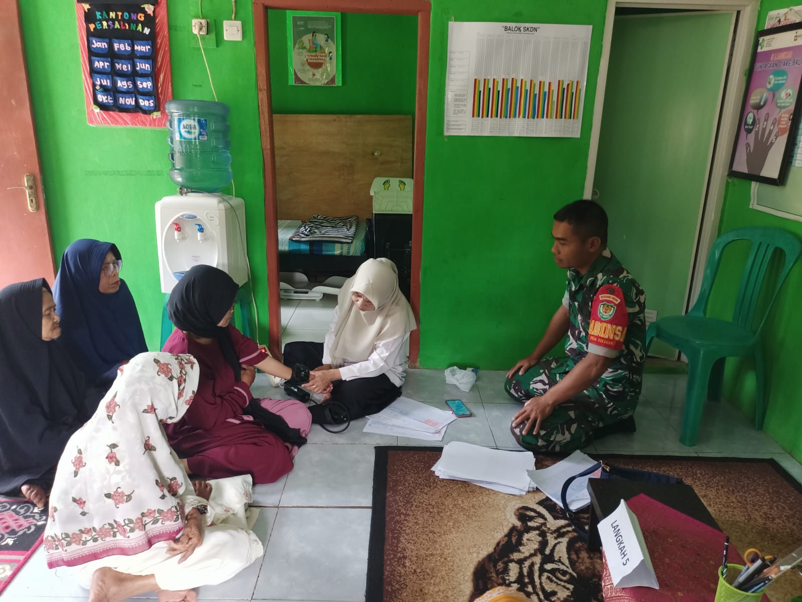 Wujudkan Generasi Sehat, Koptu Teguh Widodo Kawal Layanan Primer di Posyandu Mawar Sukamahi