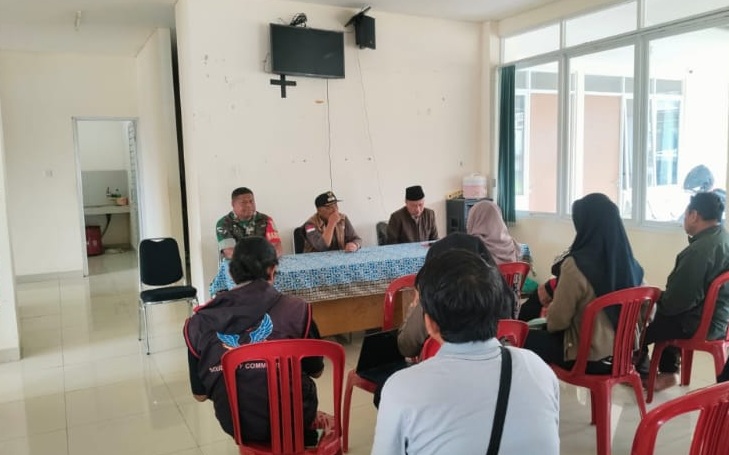 Perkuat Tata Kelola Desa, Babinsa Nyalindung Laksanakan Pembinaan Perangkat Desa