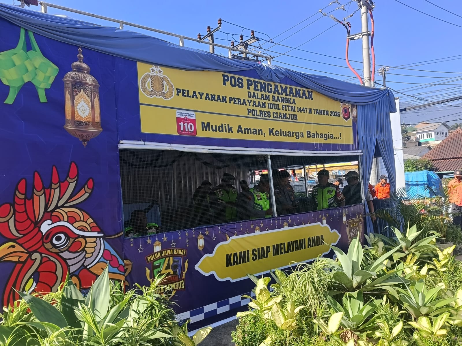 Optimalkan Pelayanan Mudik, Anggota Koramil 0608-04/Cipanas Siaga di Pospam CIPLAS