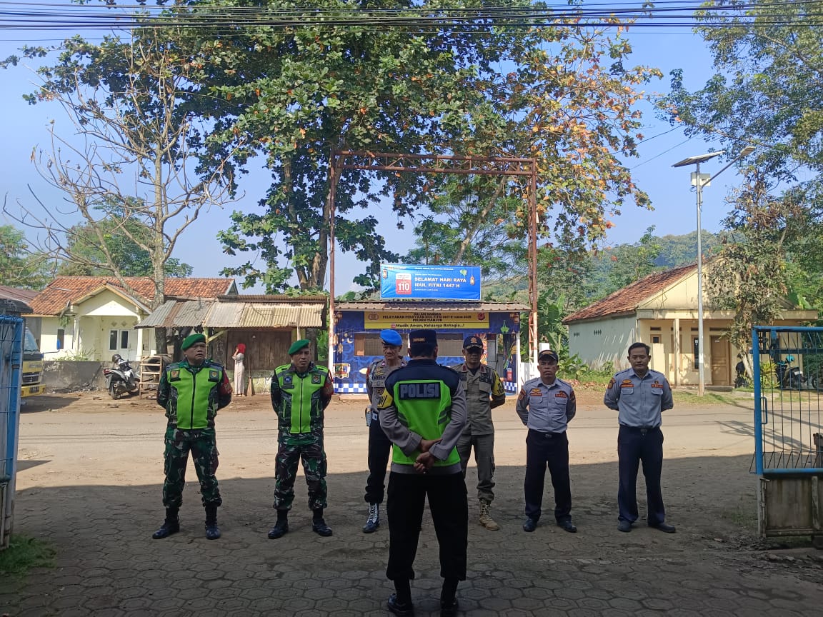 Sinergitas Personel Koramil 0608-08/Mande dalam Pengamanan Idul Fitri 1447 H di Dermaga Jangari