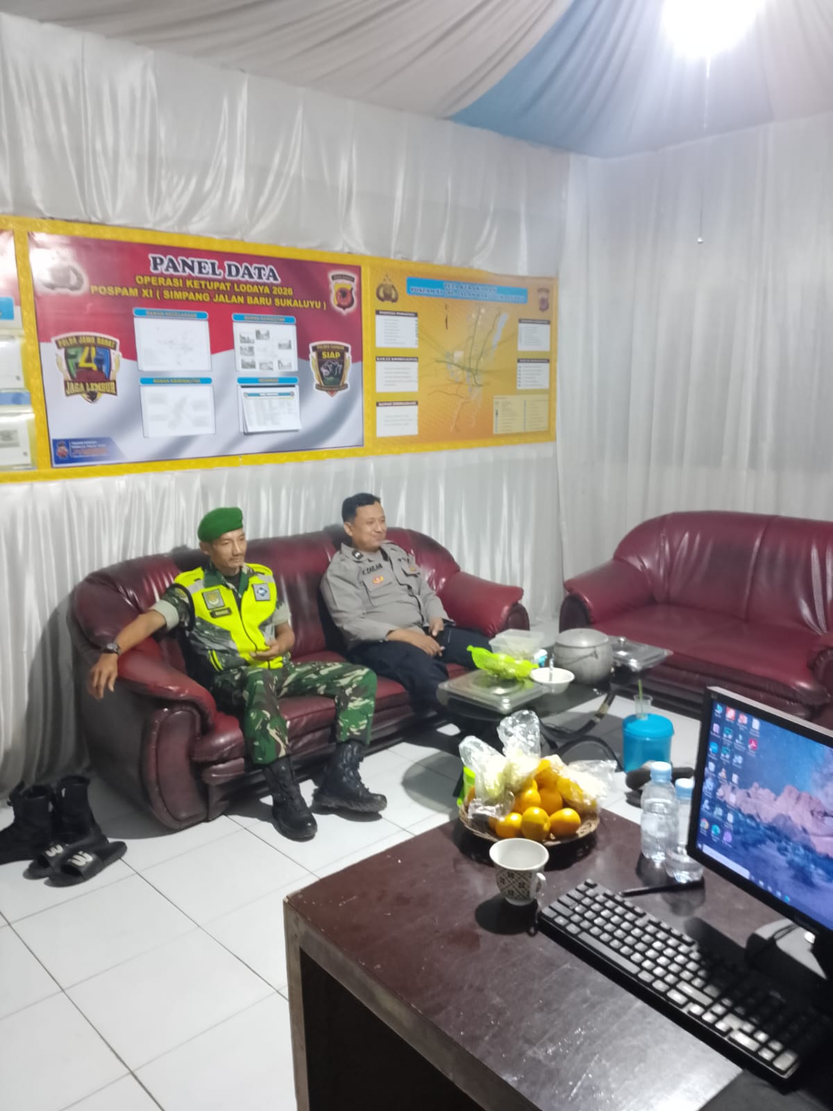 Sakti Menjaga Malam: Sertu Tasripin Jadi Perisai Kemanusiaan di Jalur Sibuk Pasar Gelanggang