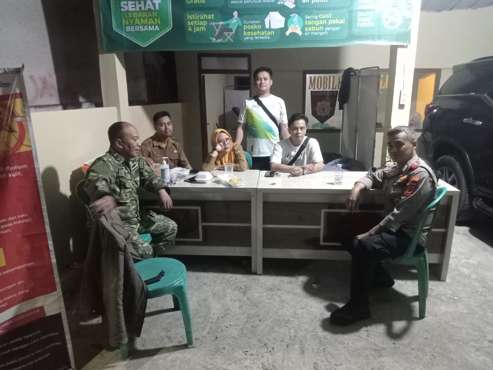 Menembus Pekat Malam demi Keselamatan Rakyat: Babinsa Ciranjang Siaga Penuh di Jantung Pasar Gelanggang