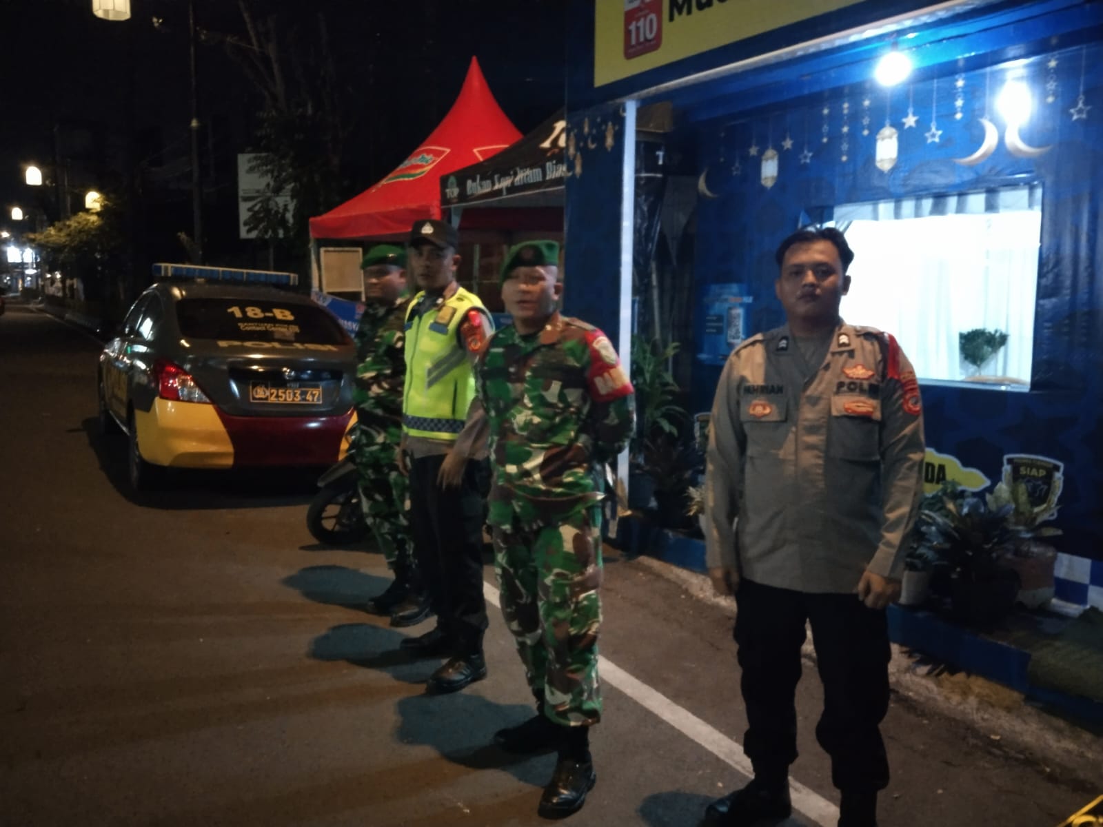 Menjaga Nyala Kedamaian di Jantung Kota: Aksi Heroik Sertu Dodi P dan Kopka Bambang di Bundaran Lampu Gentur