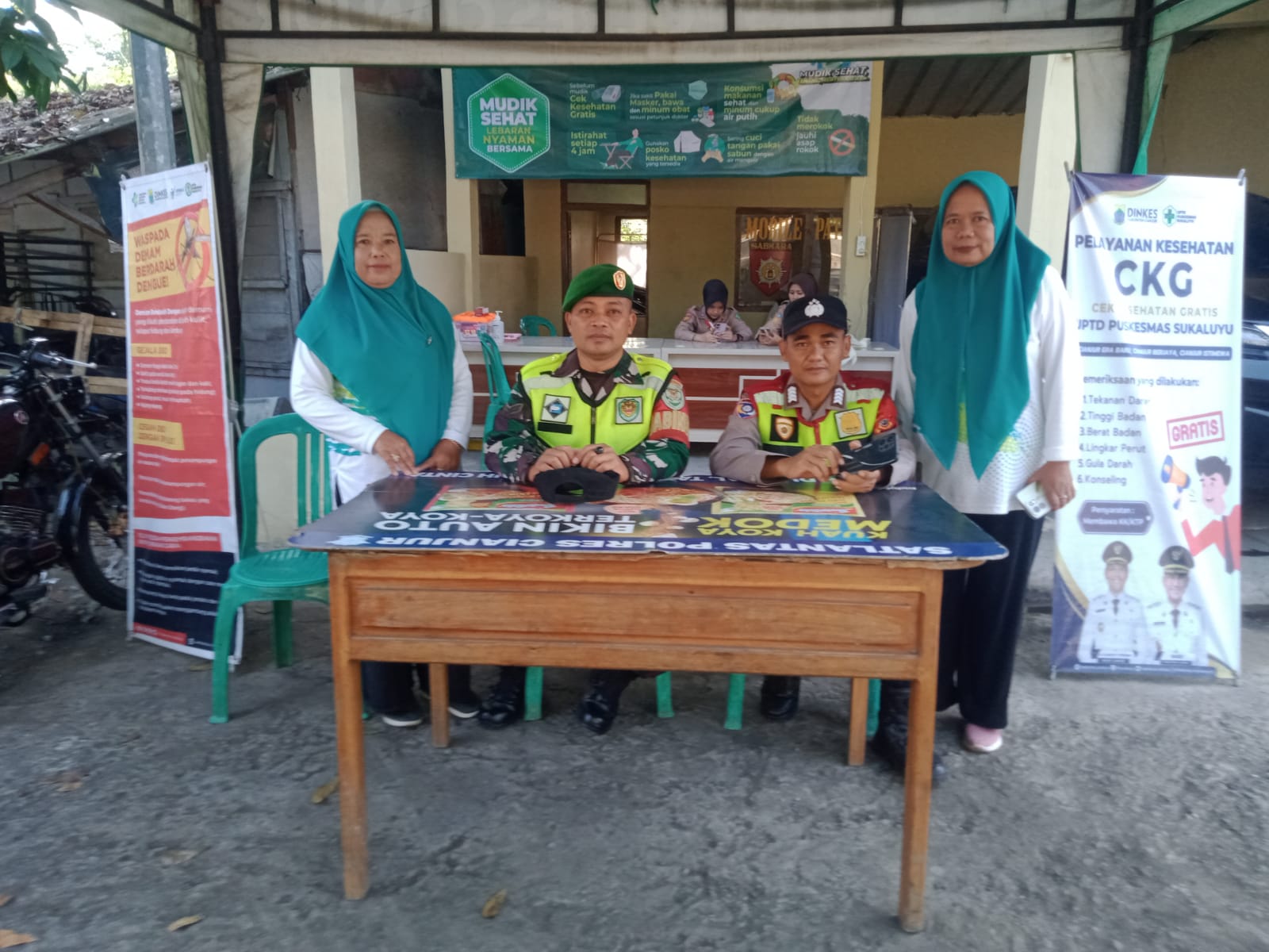 Sinergi di Jalur Utama, Sertu Asep Supriatna Kawal Pengamanan Idul Fitri di Pos Kuda Kosong