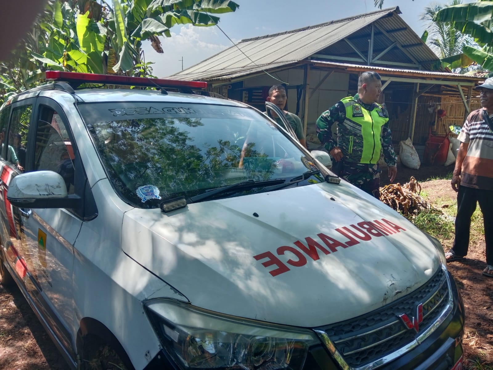Babinsa Koramil 0608-08/Ciranjang Bantu Evakuasi Penemuan Mayat di Kolam Jaring Apung Gunungsari
