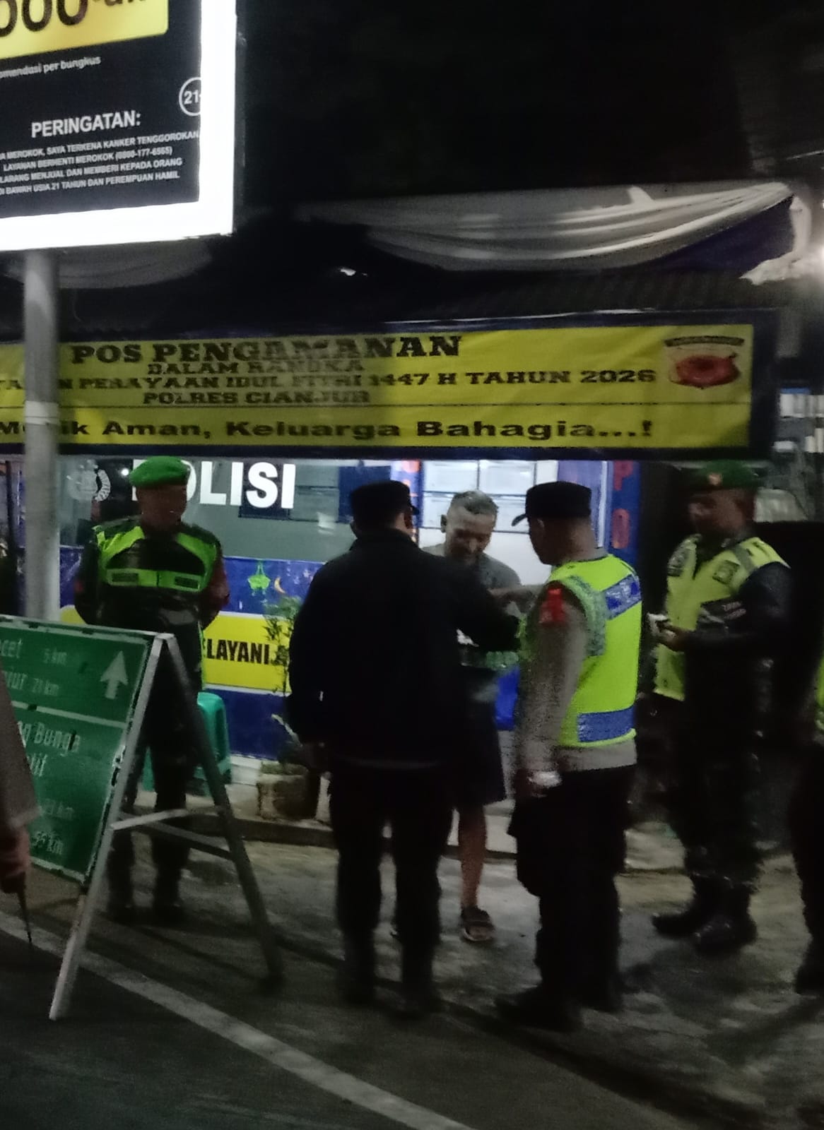 Menjaga Nyala Kondusivitas Malam: Koptu Irwan Kawal Keamanan Arus Lebaran di Simpang GSP