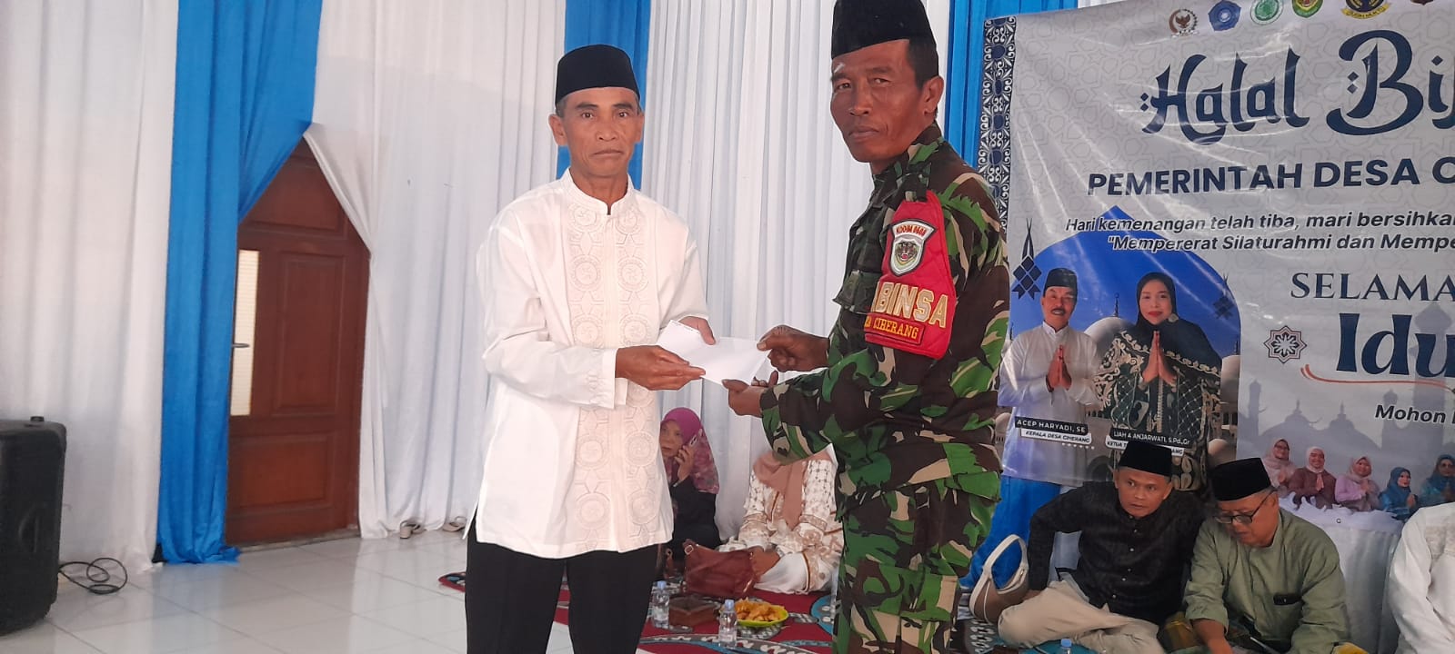 Pererat Sinergitas, Babinsa Sertu Ohin Rohmat Hadiri Halal Bihalal Pemdes Ciherang