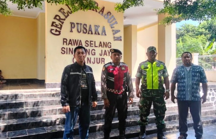 Sinergi Tiga Pilar, Serka Amiruddin Kawal Kekhusyukan Ibadah Jumat Agung di Gereja Pusaka Ciranjang