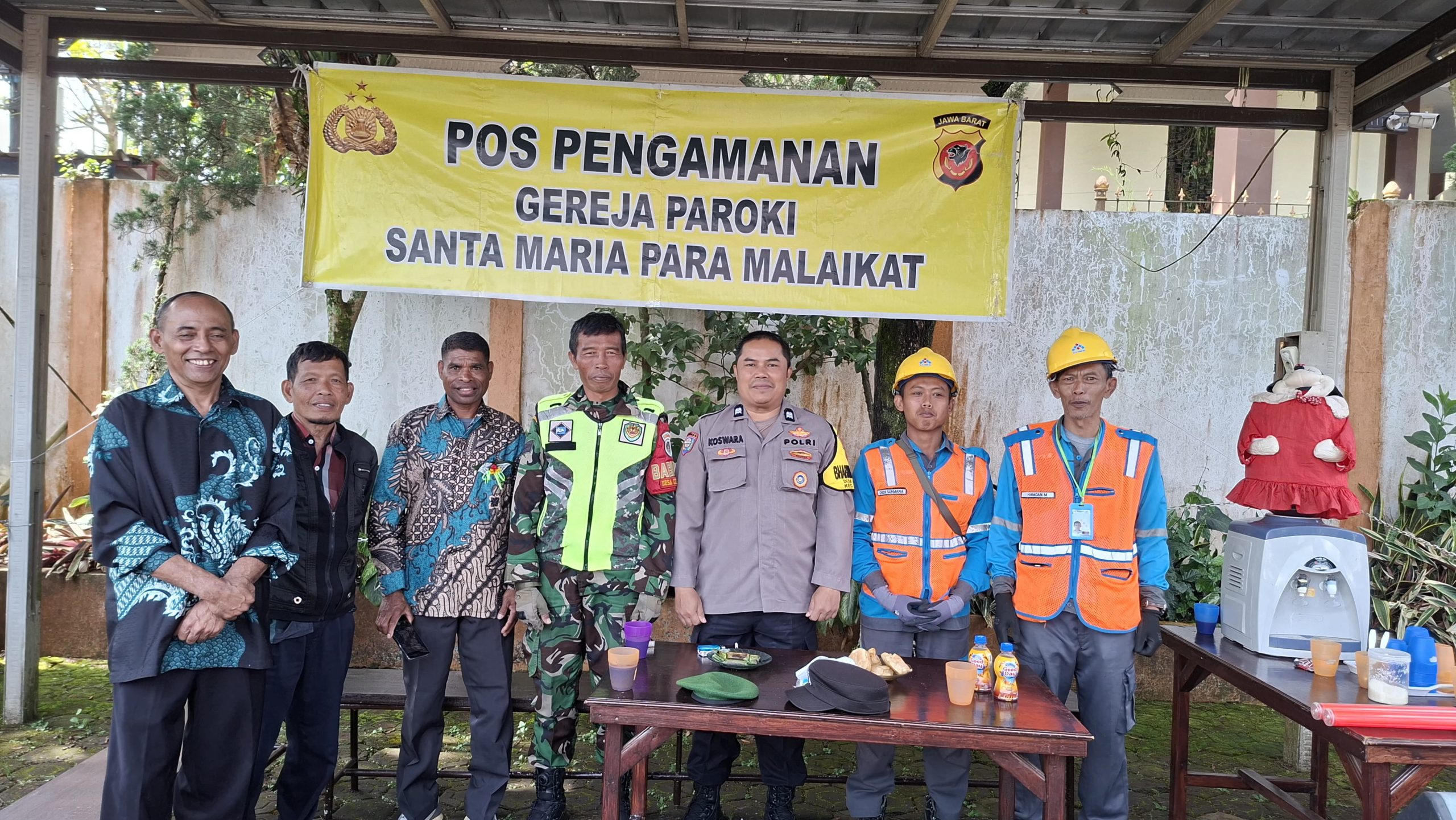 Jamin Keamanan Perayaan Paskah, Sertu Ohin Rohmat Kawal Ibadah di Gereja Santa Maria Para Malaikat