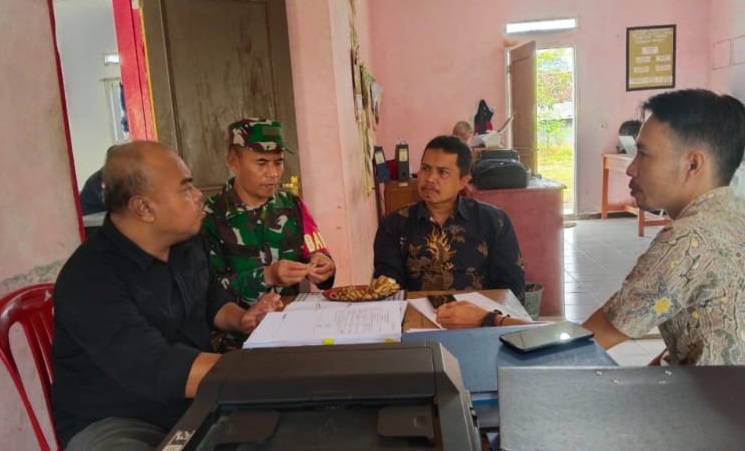 Pererat Sinergi di Tingkat Desa, Pelda Sodikman Laksanakan Komsos Bersama Kadus Caringin
