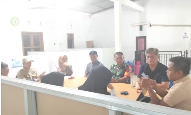 Tingkatkan Sinergi Kewilayahan, Serda Sesep Pimpin Rapat Koordinasi Bersama Ketua RT dan RW di Desa Sukasari