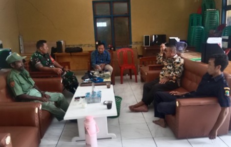 Pererat Sinergitas Kewilayahan, Kopka Wawang Laksanakan Komsos Bersama Perangkat Desa Wargaluyu