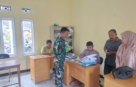 Sertu Subowo Optimalkan Pendataan Teritorial Guna Perkuat Ketahanan Wilayah Desa Ciburial