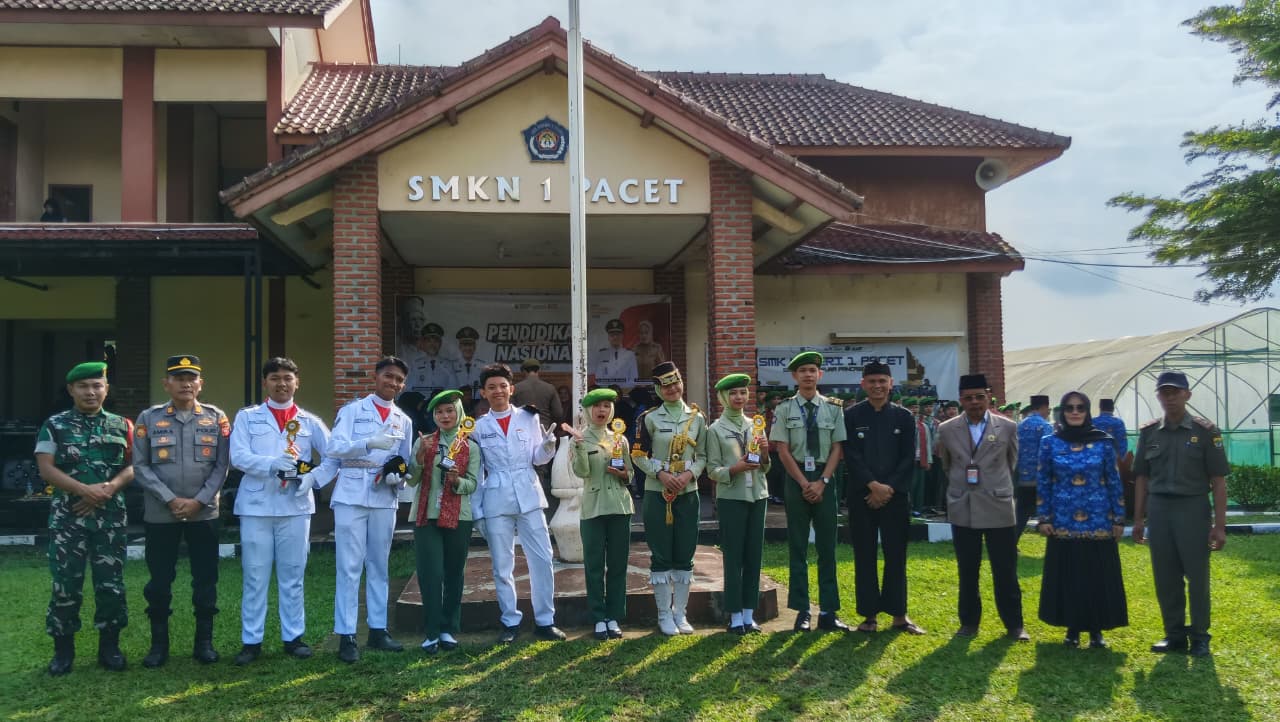 Danpos Pacet Hadiri Upacara Hardiknas 2026, Perkuat Sinergi TNI dan Dunia Pendidikan