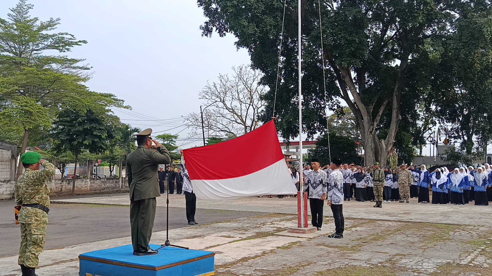 Danramil 0809/Ciranjang Pimpin Upacara Hari Kebangkitan Nasional ke-118 di Kecamatan Ciranjang