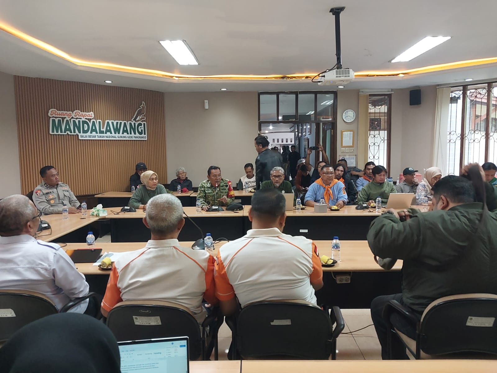 Danramil 0608-04/Cipanas Hadiri Rapat Evaluasi Pengendalian Karhutla di Kawasan TNGGP
