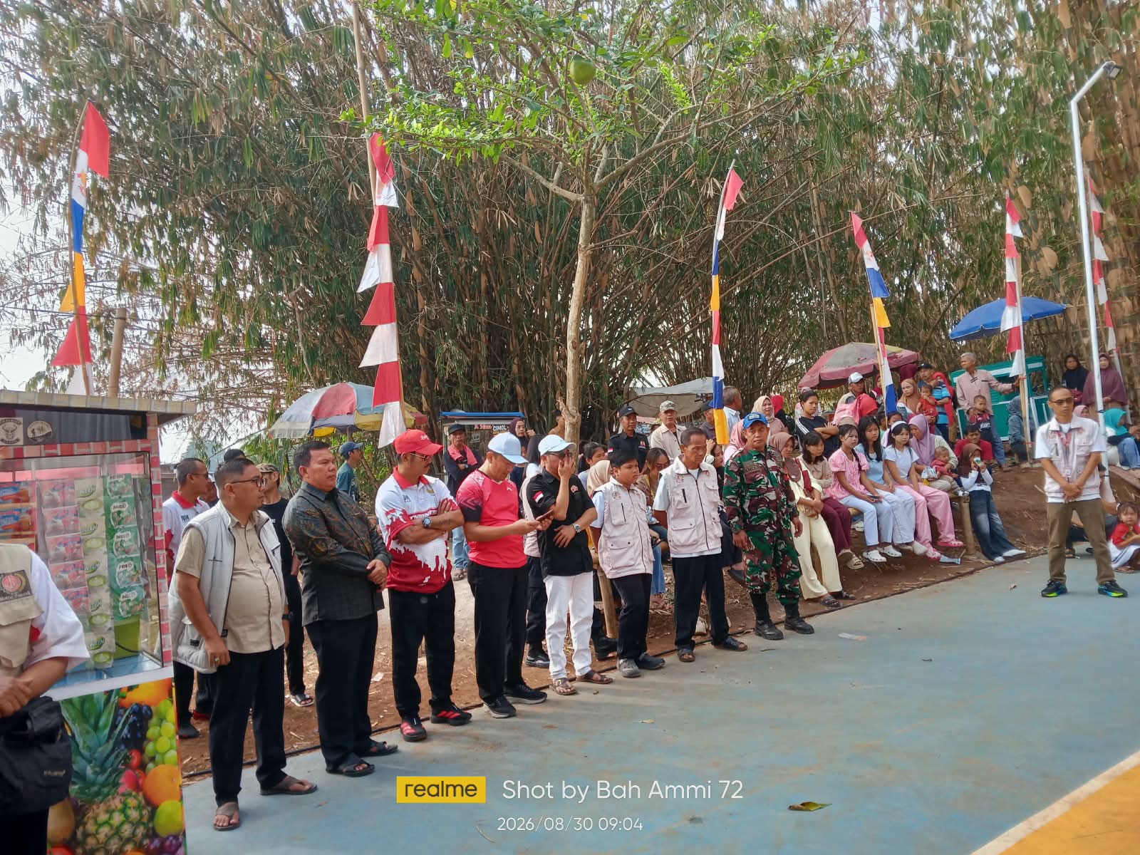 Puncak Semarak HUT RI ke-81 dan Peresmian Lapangan Pandawa 01, Babinsa Sertu Ramli Sopiandi Monitor Pesta Rakyat Desa Mekargalih