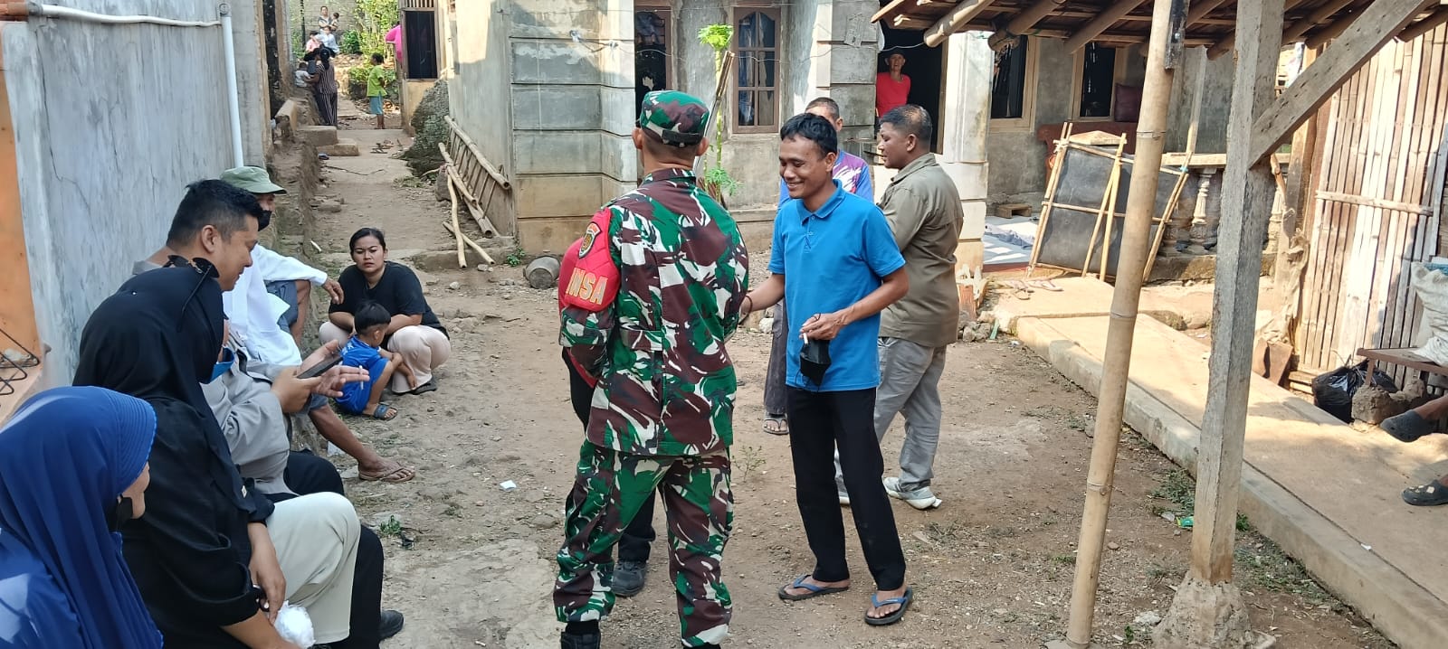 Sinergi Babinsa dan Polsek Ciranjang Evakuasi Penemuan Mayat Warga di Desa Gunungsari