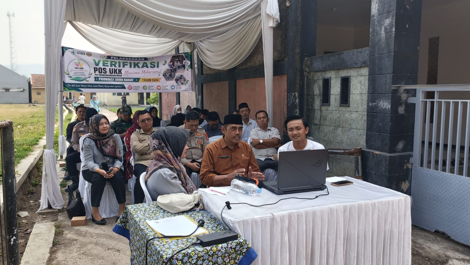 Dukung Kesehatan Kerja Masyarakat, Babinsa Serka Musa Dampingi Verifikasi Pos UKK Manisan Mekarsari