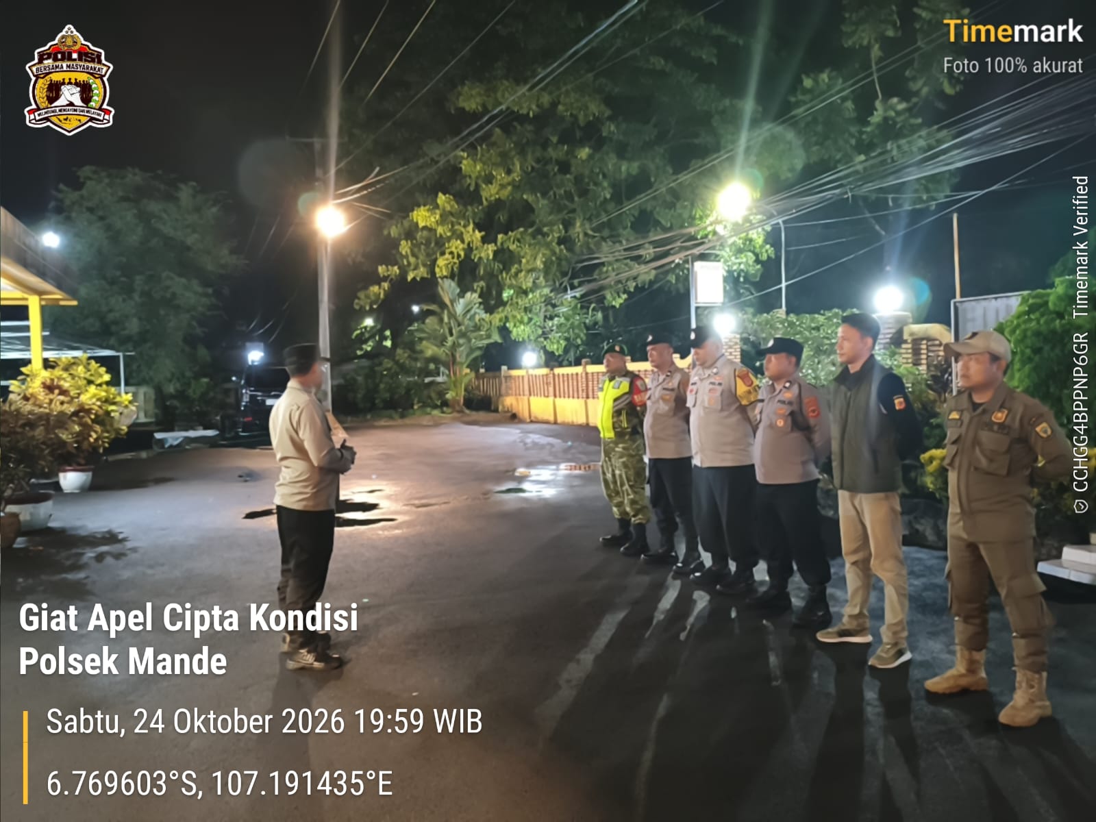 Ciptakan Rasa Aman, Babinsa Koramil 08/Mande Serka Acep Sutisna Gelar Patroli Cipkon Gabungan TNI-Polri